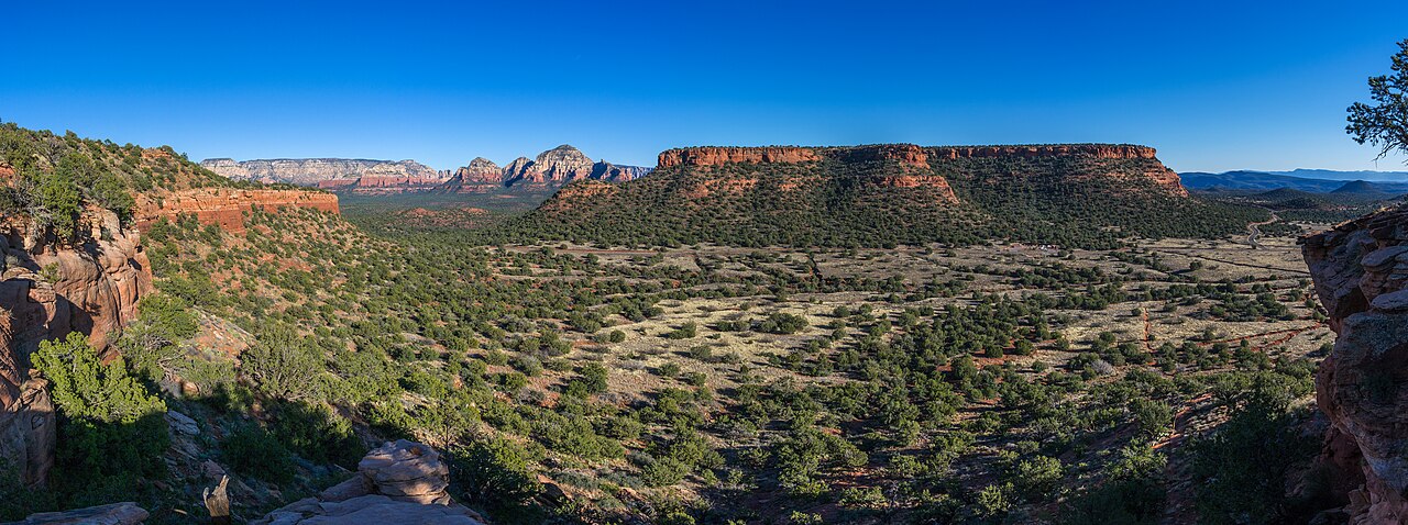 Sedona canyon overlook