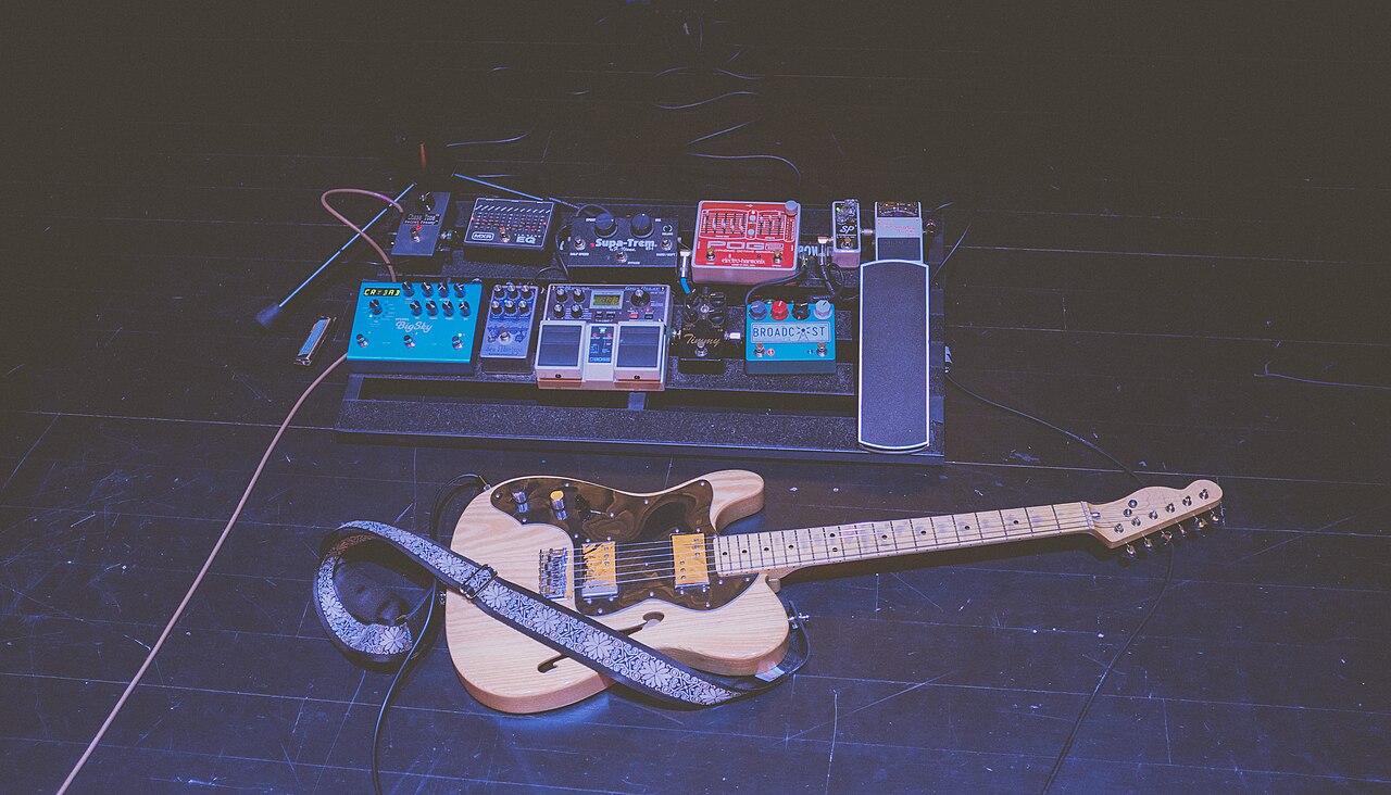 Electric guitar and pedalboard